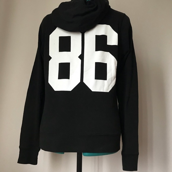 SOLDBlack and white LOVE PINK VS HOODIE SZ S - Picture 5 of 6